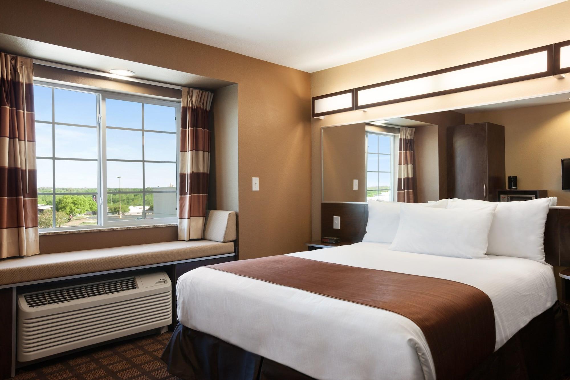 Microtel Inn & Suites By Wyndham Midland Exterior photo