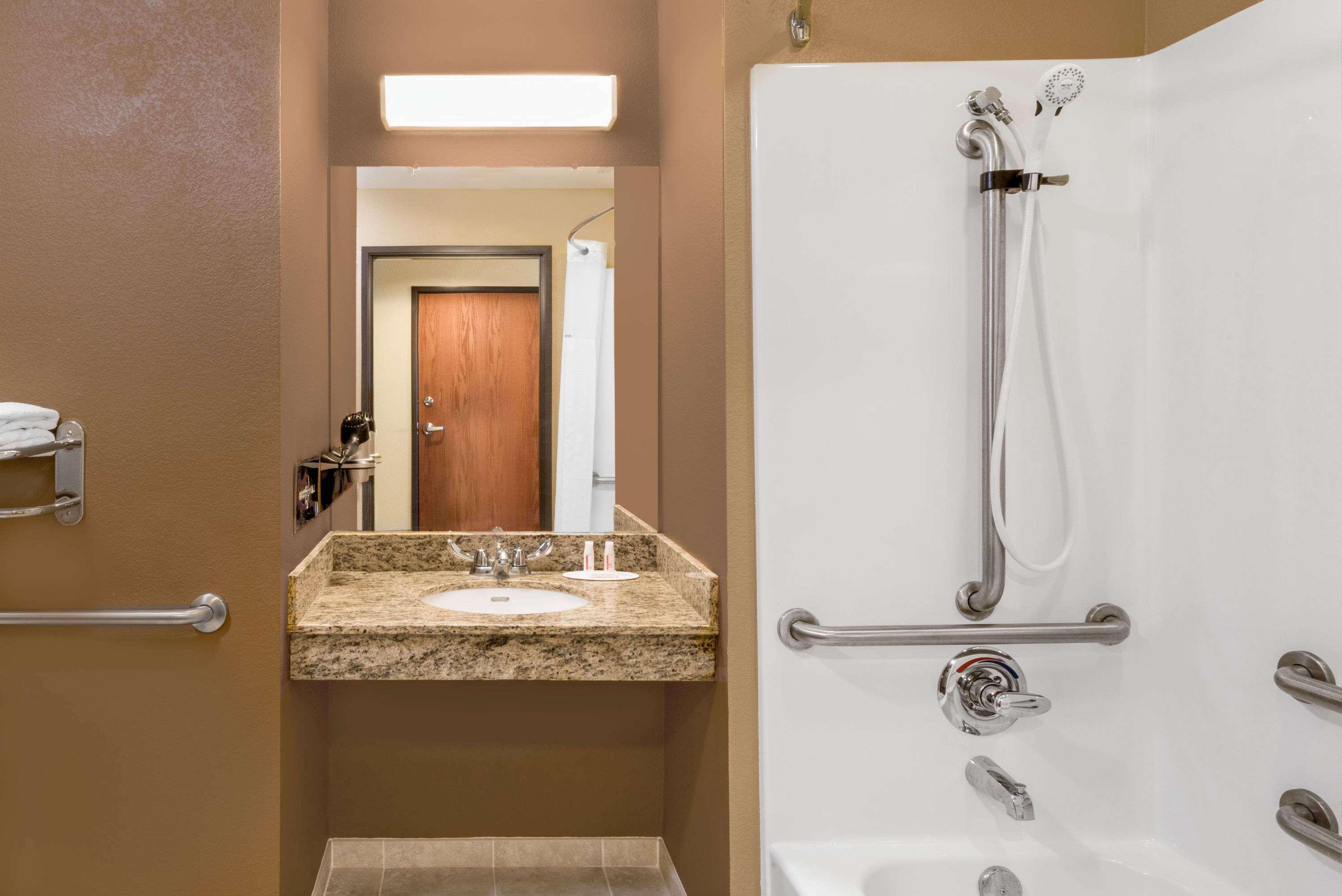 Microtel Inn & Suites By Wyndham Midland Exterior photo